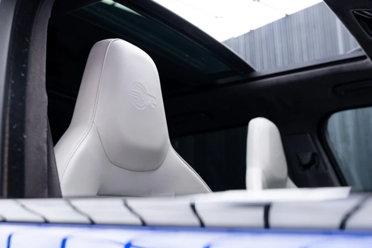 Vehicle Image 36