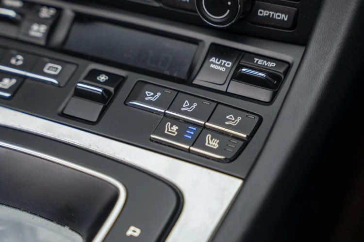 Vehicle Image 30