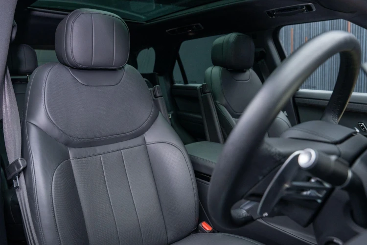 Vehicle Image 12