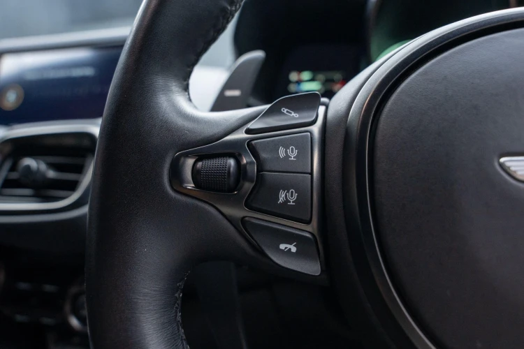 Vehicle Image 25