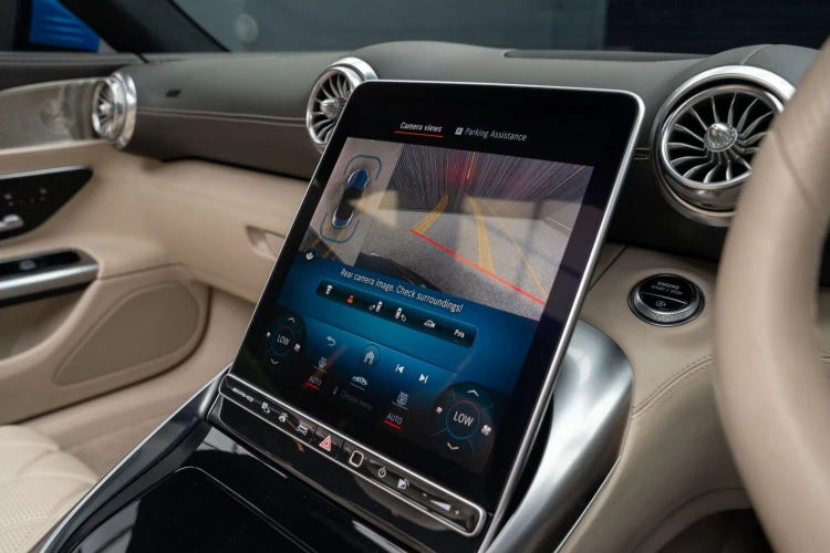 Vehicle Image 12