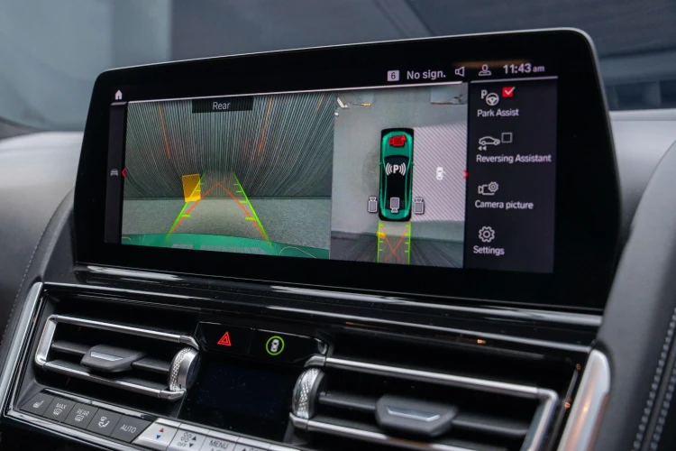Vehicle Image 6