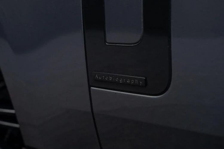 Vehicle Image 25
