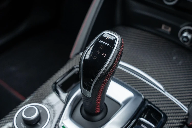 Vehicle Image 16