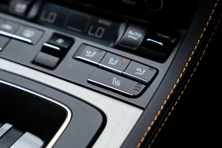 Vehicle Image 30