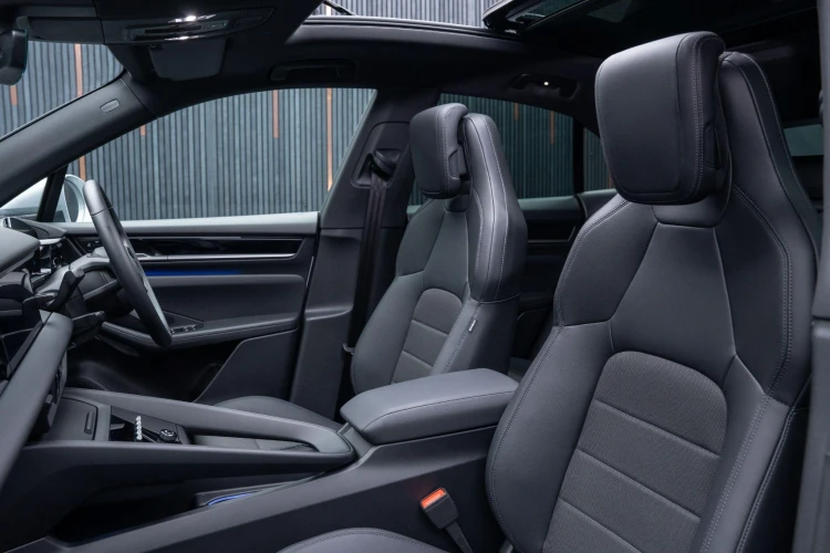 Vehicle Image 40