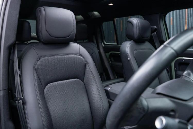 Vehicle Image 12
