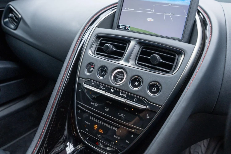 Vehicle Image 10