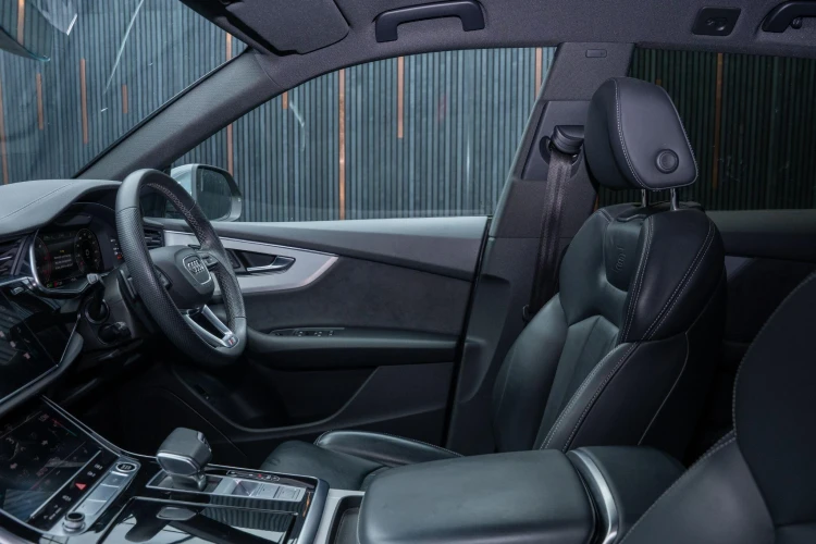 Vehicle Image 47