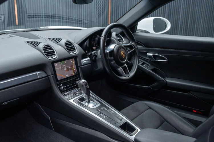 Vehicle Image 30