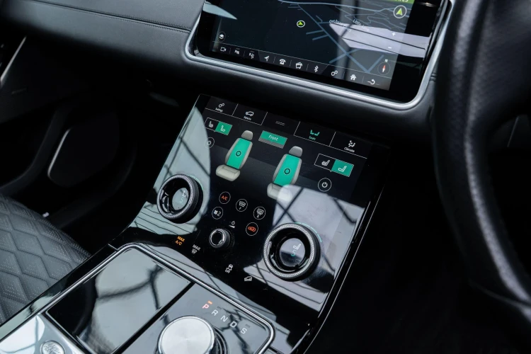 Vehicle Image 16