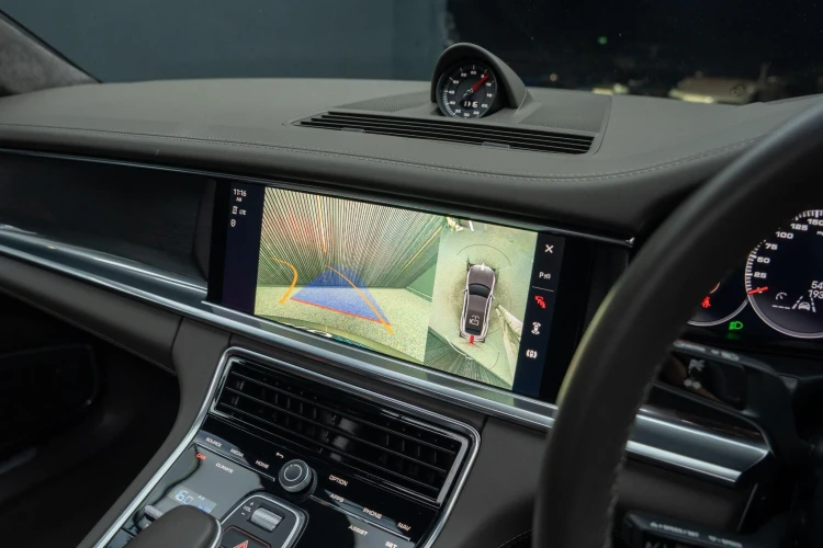 Vehicle Image 6