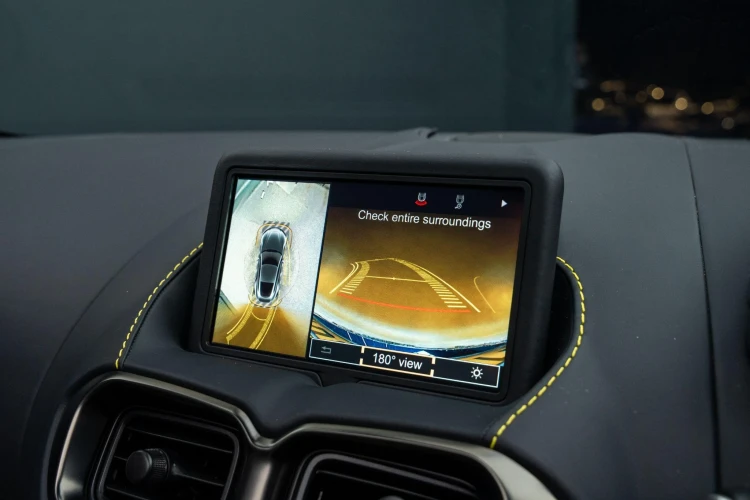 Vehicle Image 6