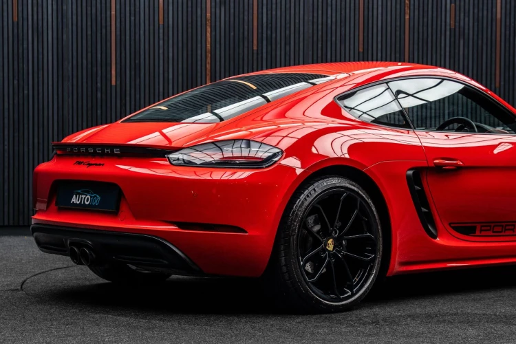 Vehicle Image 23