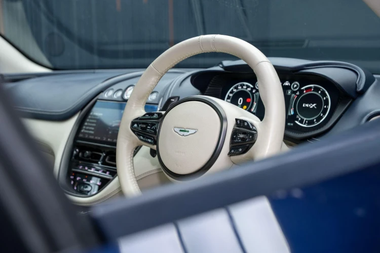 Vehicle Image 35