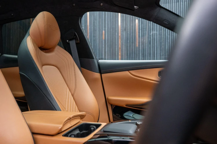 Vehicle Image 30