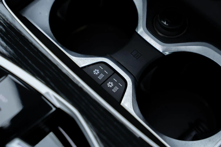Vehicle Image 35