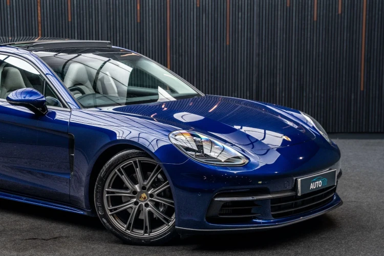 Vehicle Image 9