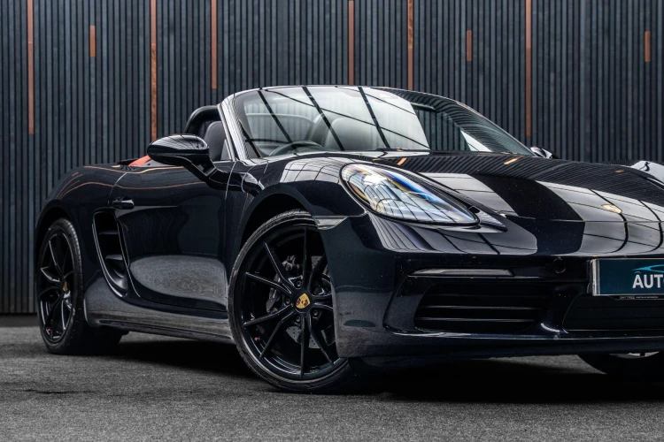 Vehicle Image 9