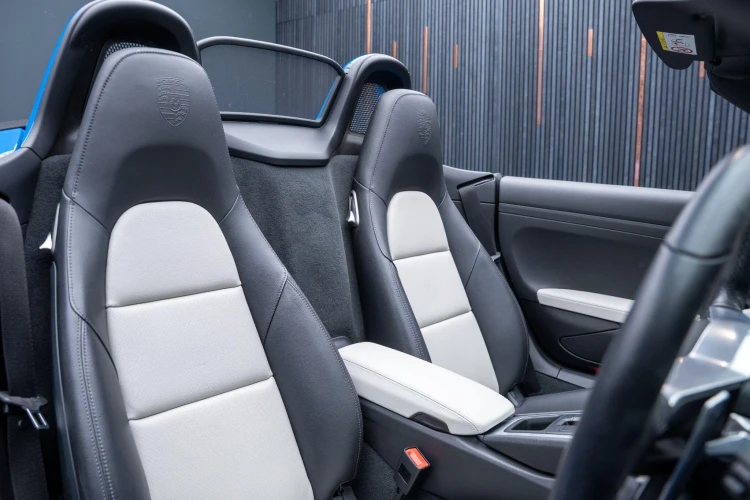 Vehicle Image 12