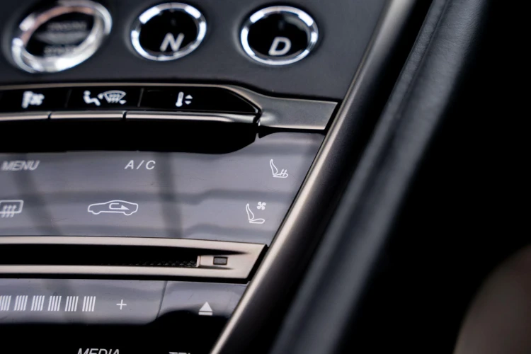 Vehicle Image 30