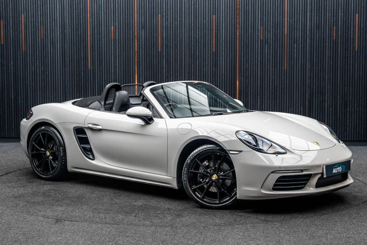 Vehicle Image 7
