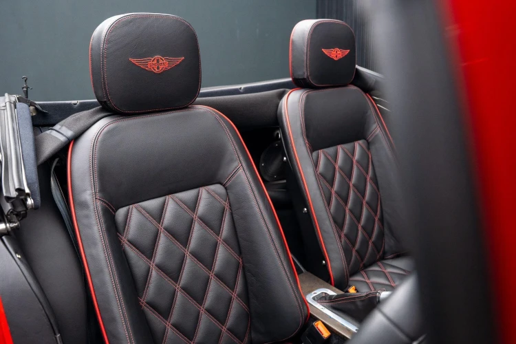 Vehicle Image 12