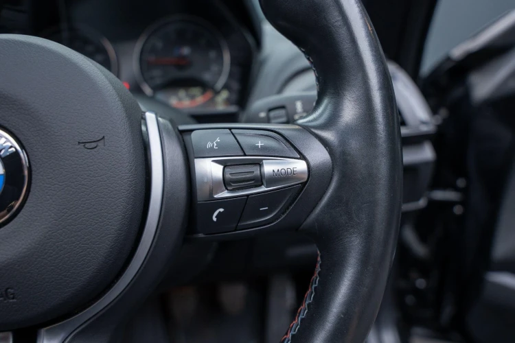 Vehicle Image 33