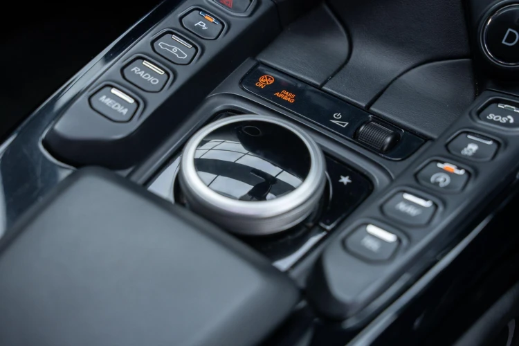 Vehicle Image 22