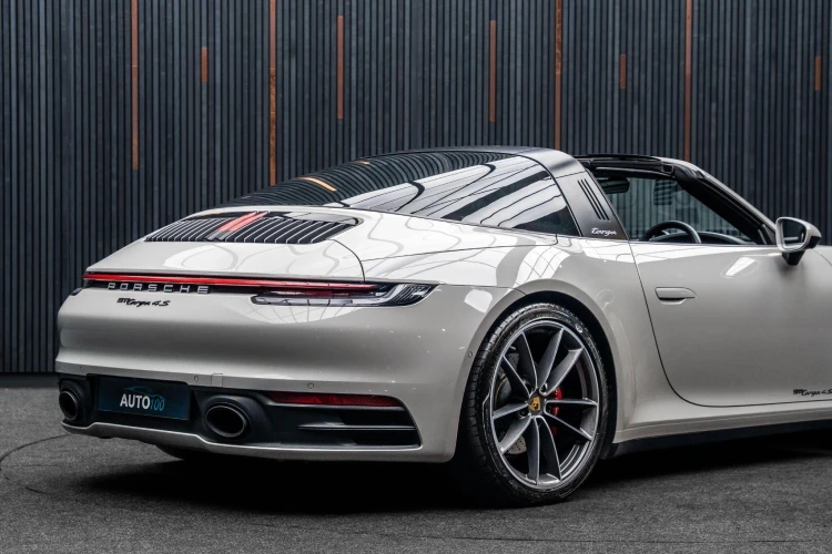 Vehicle Image 23