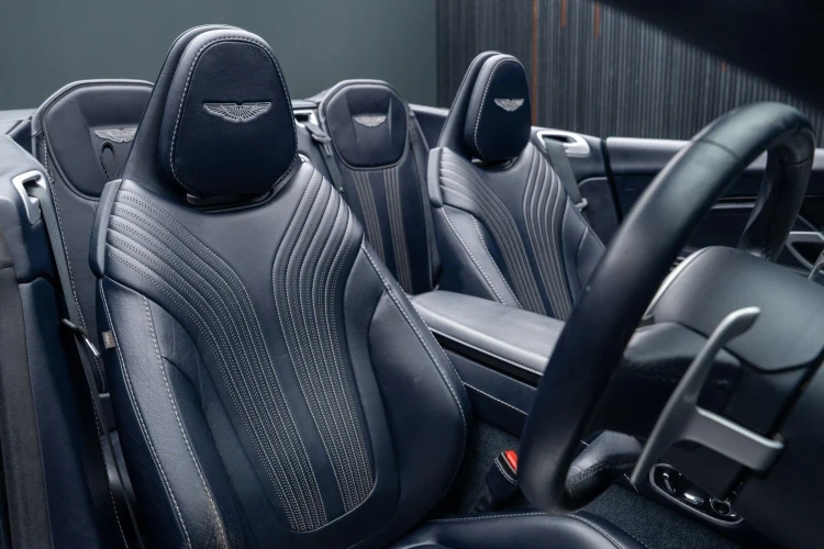 Vehicle Image 12