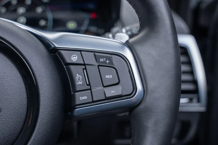 Vehicle Image 36