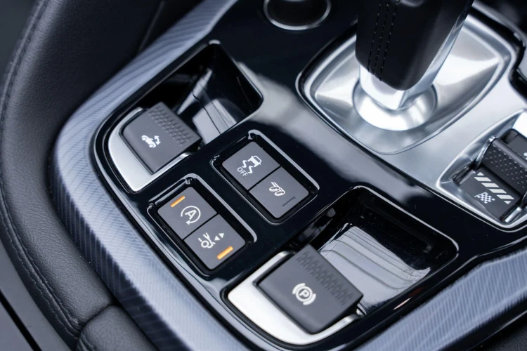 Vehicle Image 26