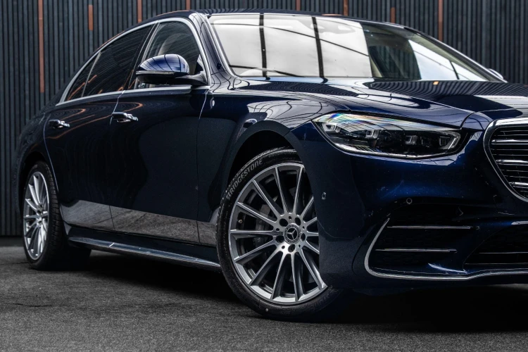 Vehicle Image 7