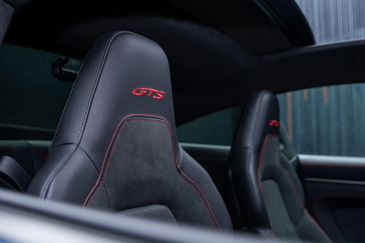 Vehicle Image 43