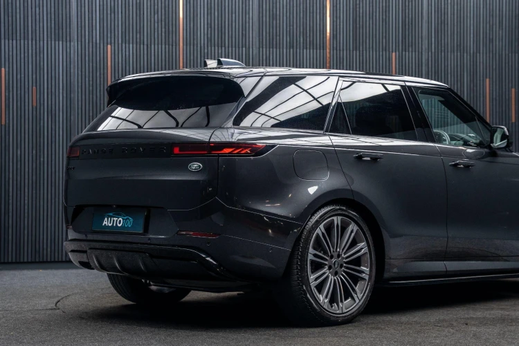 Vehicle Image 21