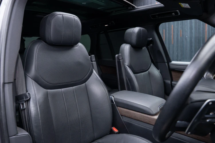 Vehicle Image 12
