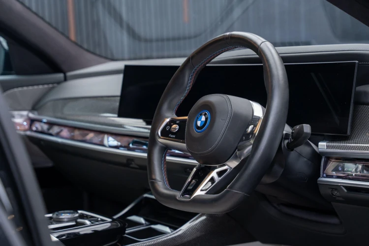 Vehicle Image 30