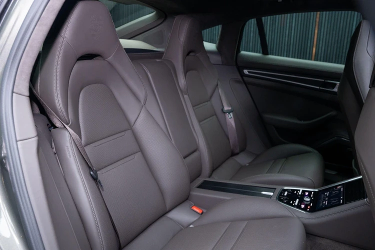 Vehicle Image 14