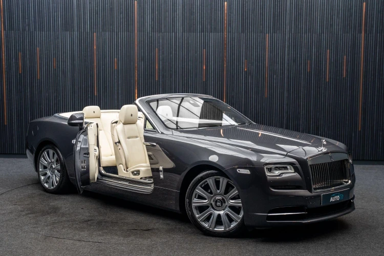 Vehicle Image 7