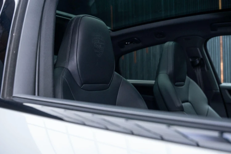 Vehicle Image 31