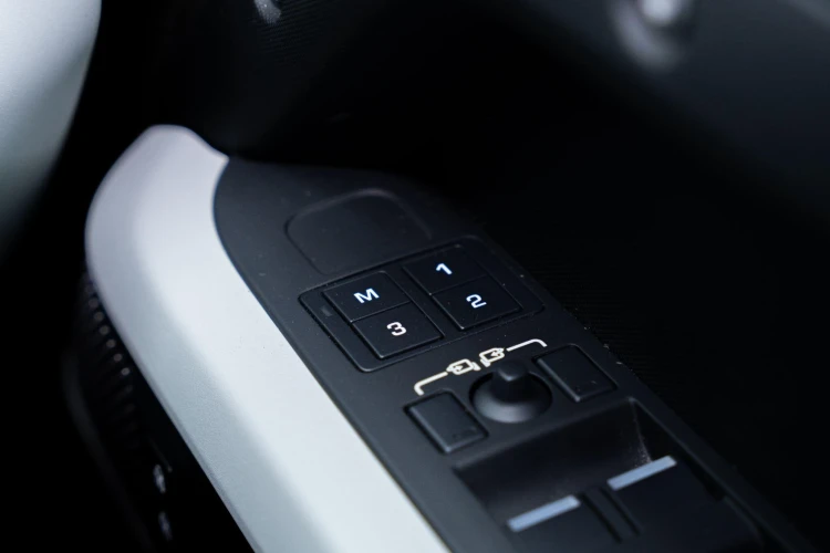 Vehicle Image 37