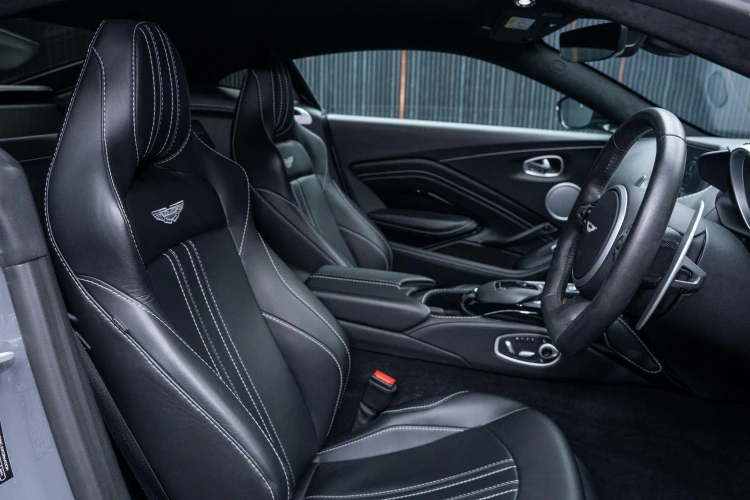 Vehicle Image 12