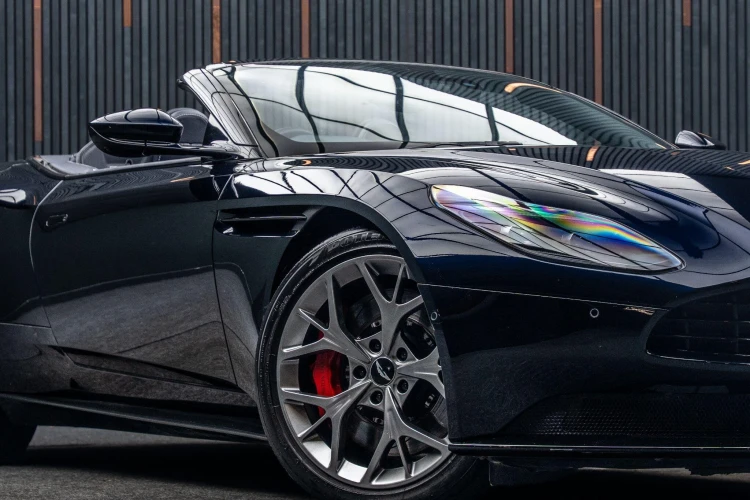 Vehicle Image 9