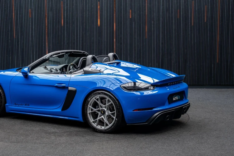 Vehicle Image 21
