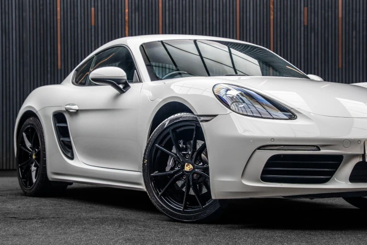 Vehicle Image 7