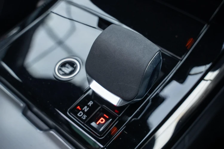 Vehicle Image 32