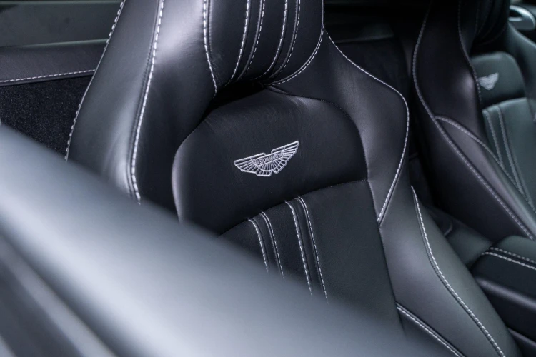 Vehicle Image 16