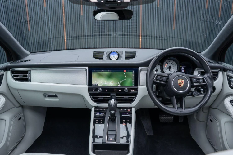 Vehicle Image 36