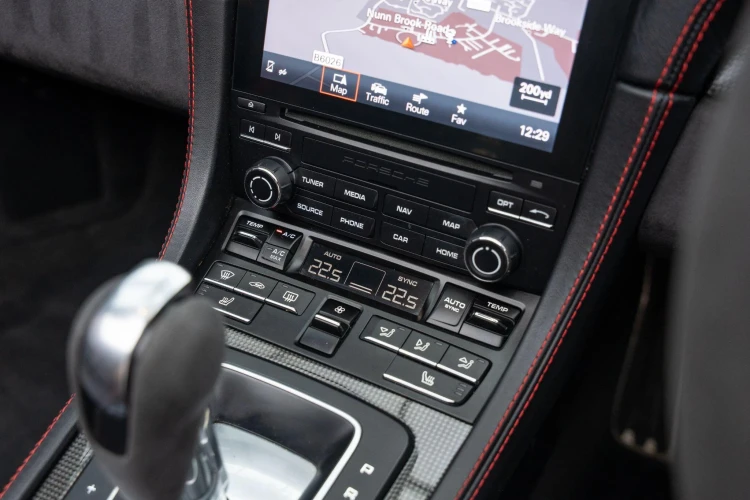 Vehicle Image 30